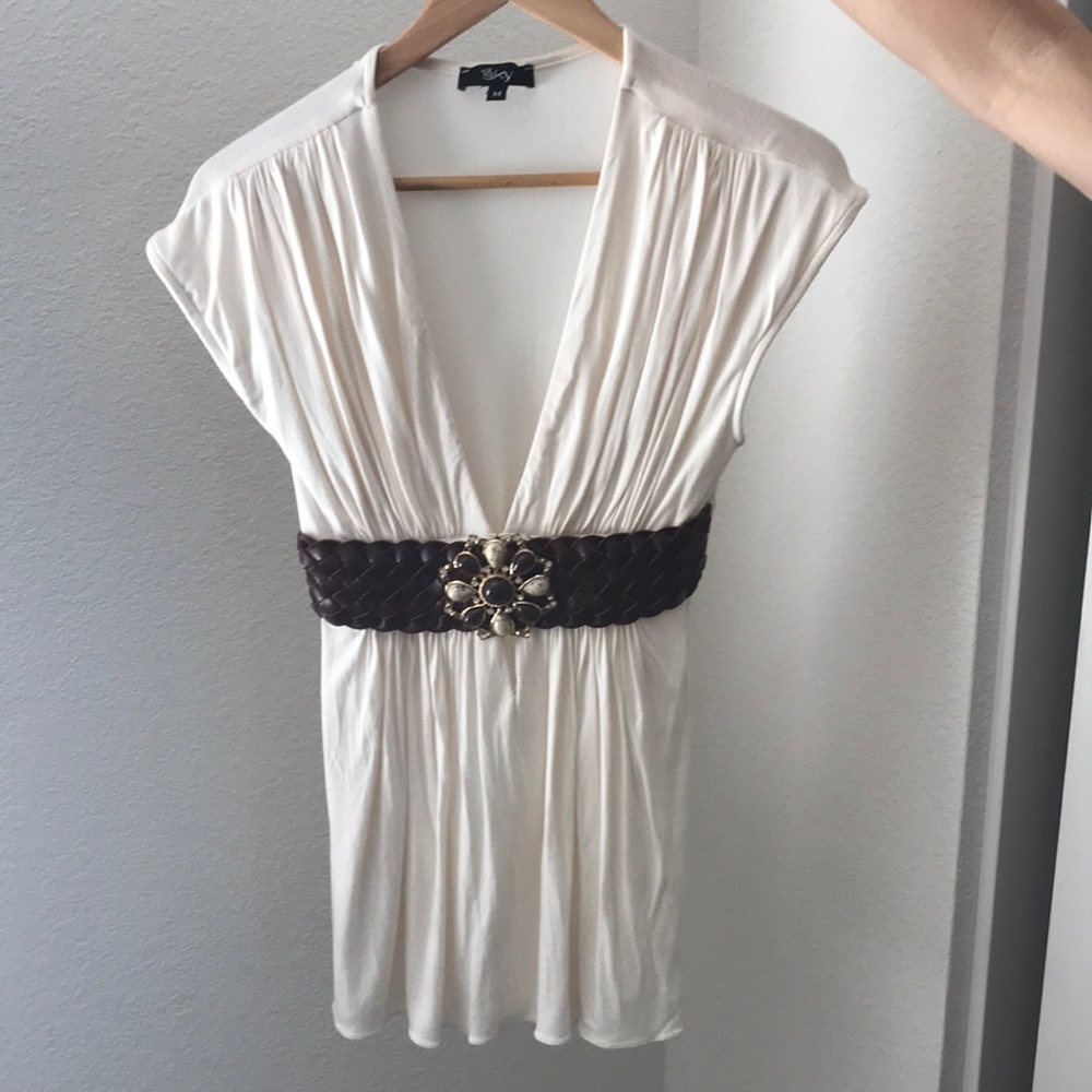 Low cut shirt great quality fabric with belt
